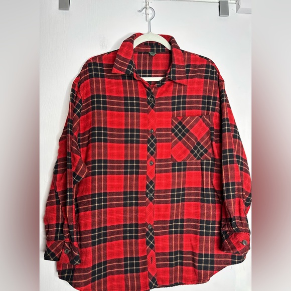Christmas : Holiday graphic Flannel shirt.   Women’s XL - Picture 4 of 8